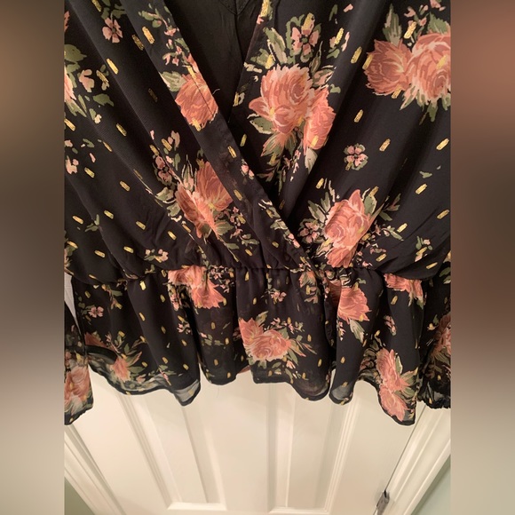 Luxology Pepulum Blouse - Picture 5 of 10